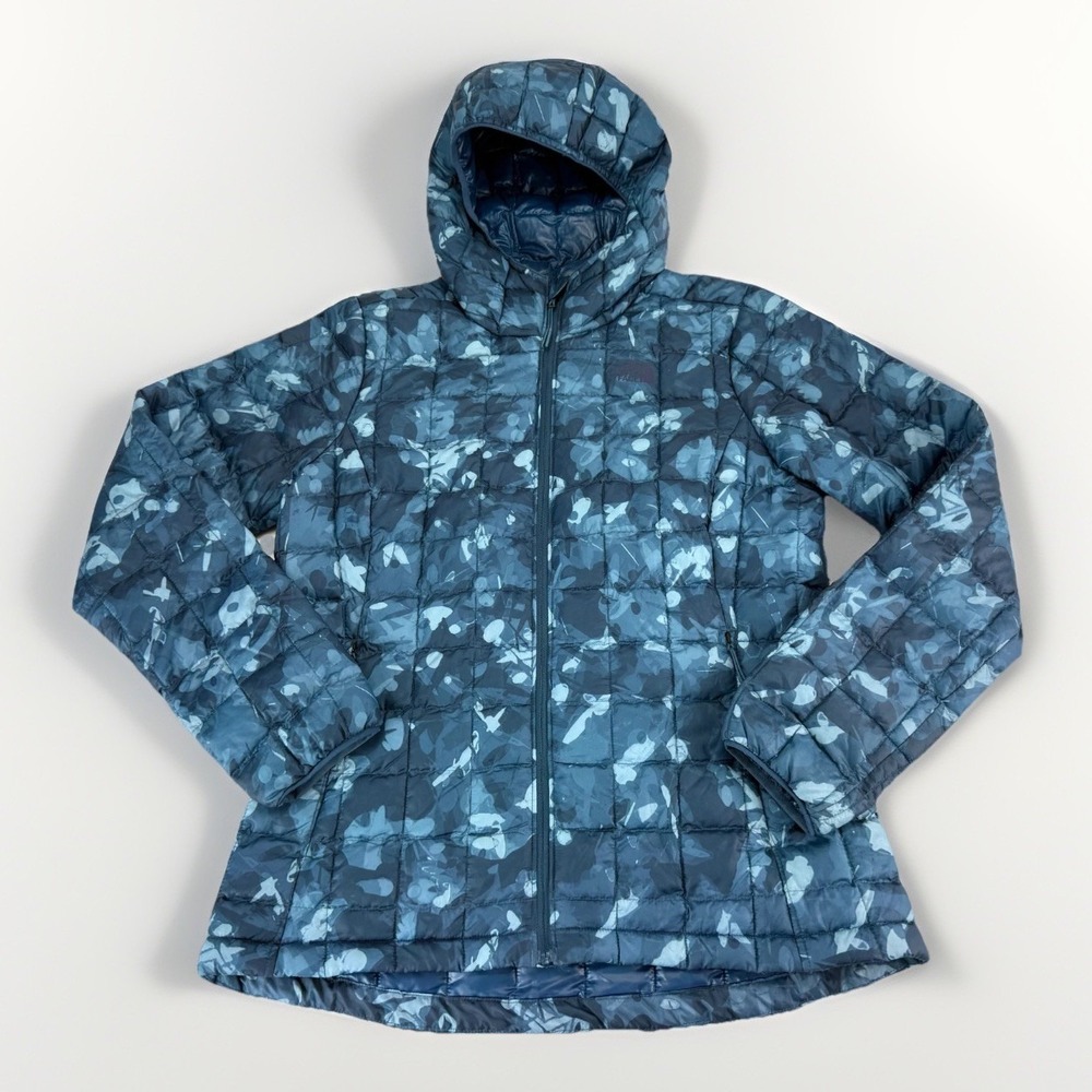 The North Face Womens Printed Themoball Eco Hooded Jacket Sz M Blue Camo Quilted - Picture 1 of 16